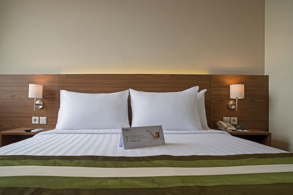 Grand Whiz Poins Simatupang Jakarta Exterior foto