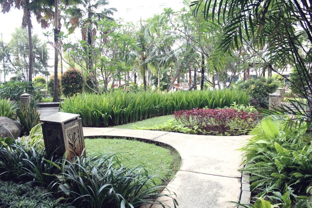 Grand Whiz Poins Simatupang Jakarta Exterior foto