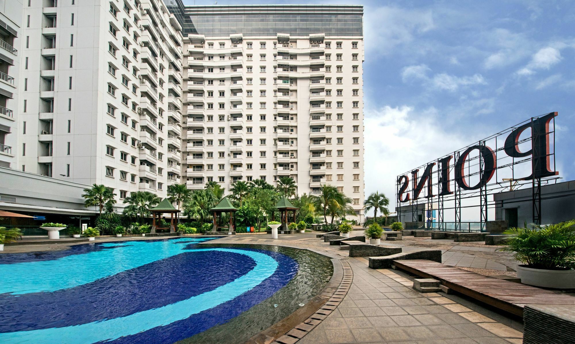 Grand Whiz Poins Simatupang Jakarta Exterior foto